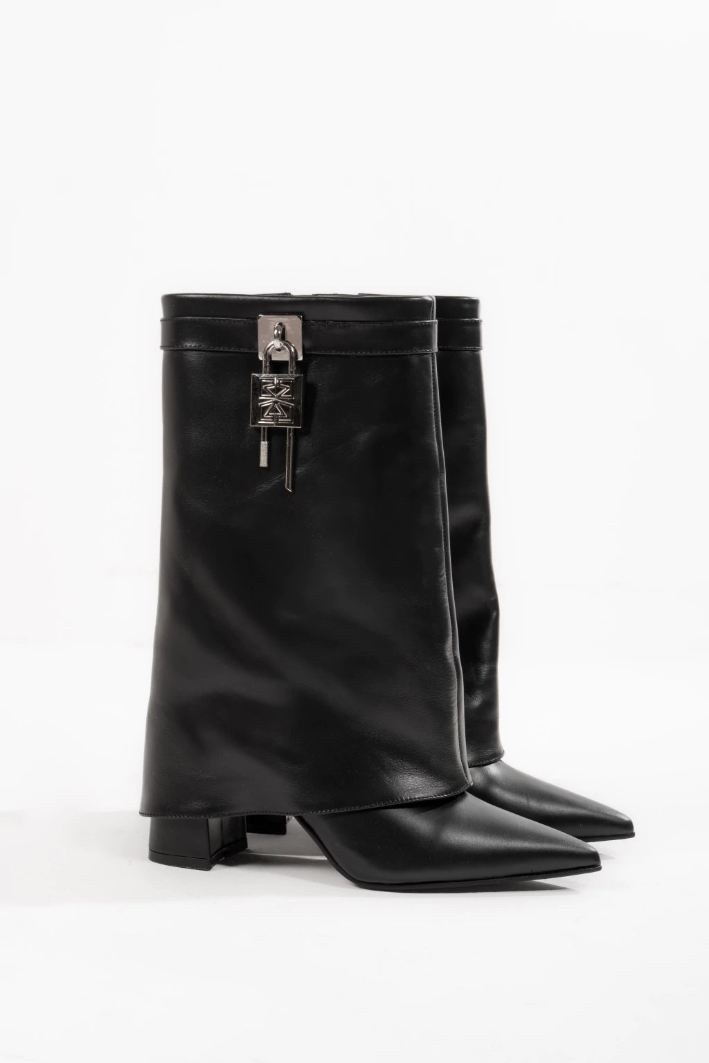 Saoto boots cuero