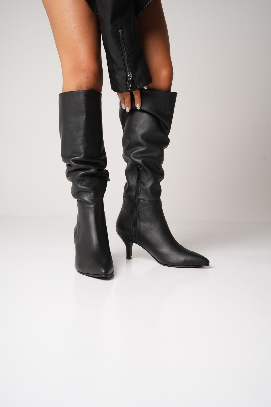 Nila boots cuero