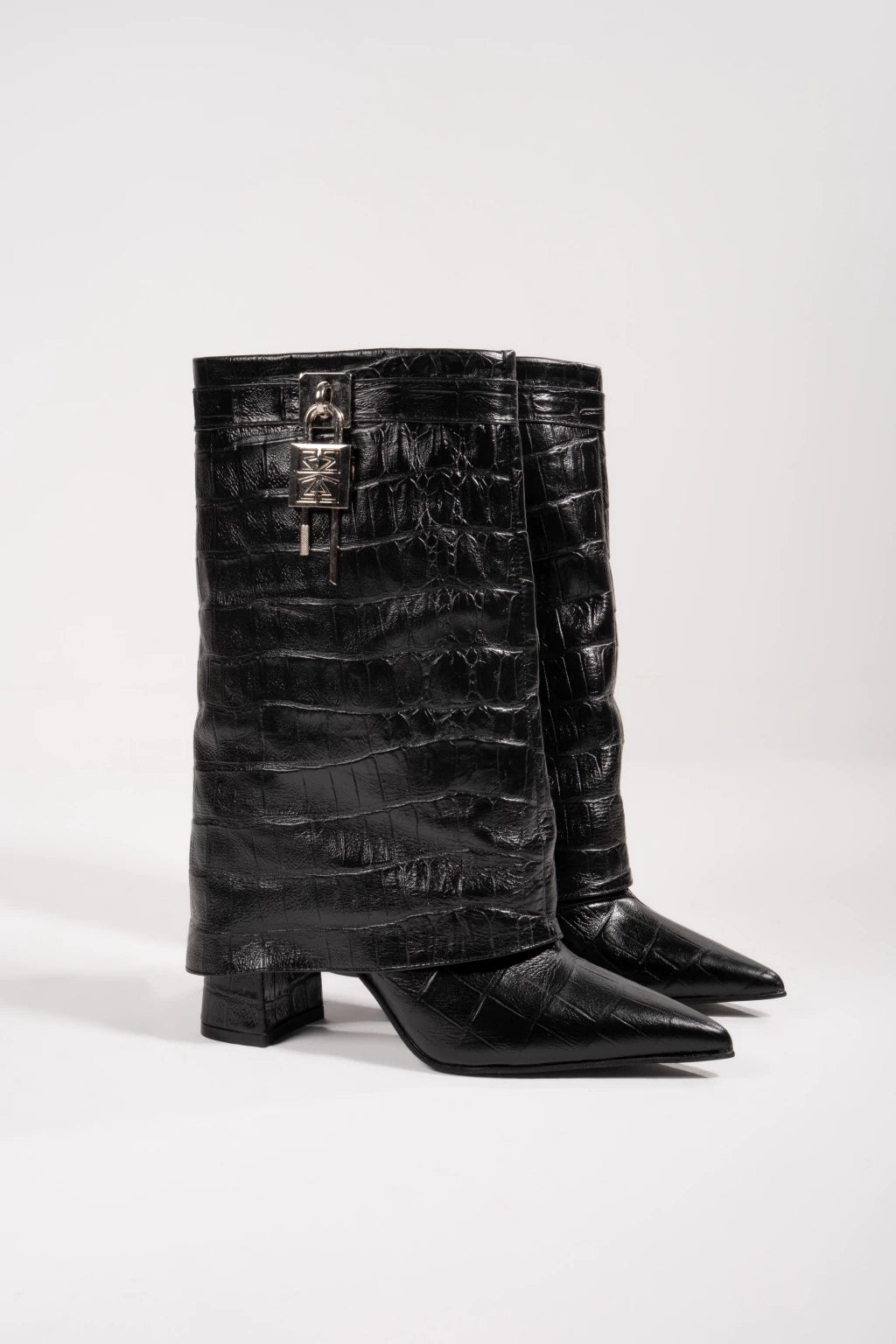 Saoto boots cuero