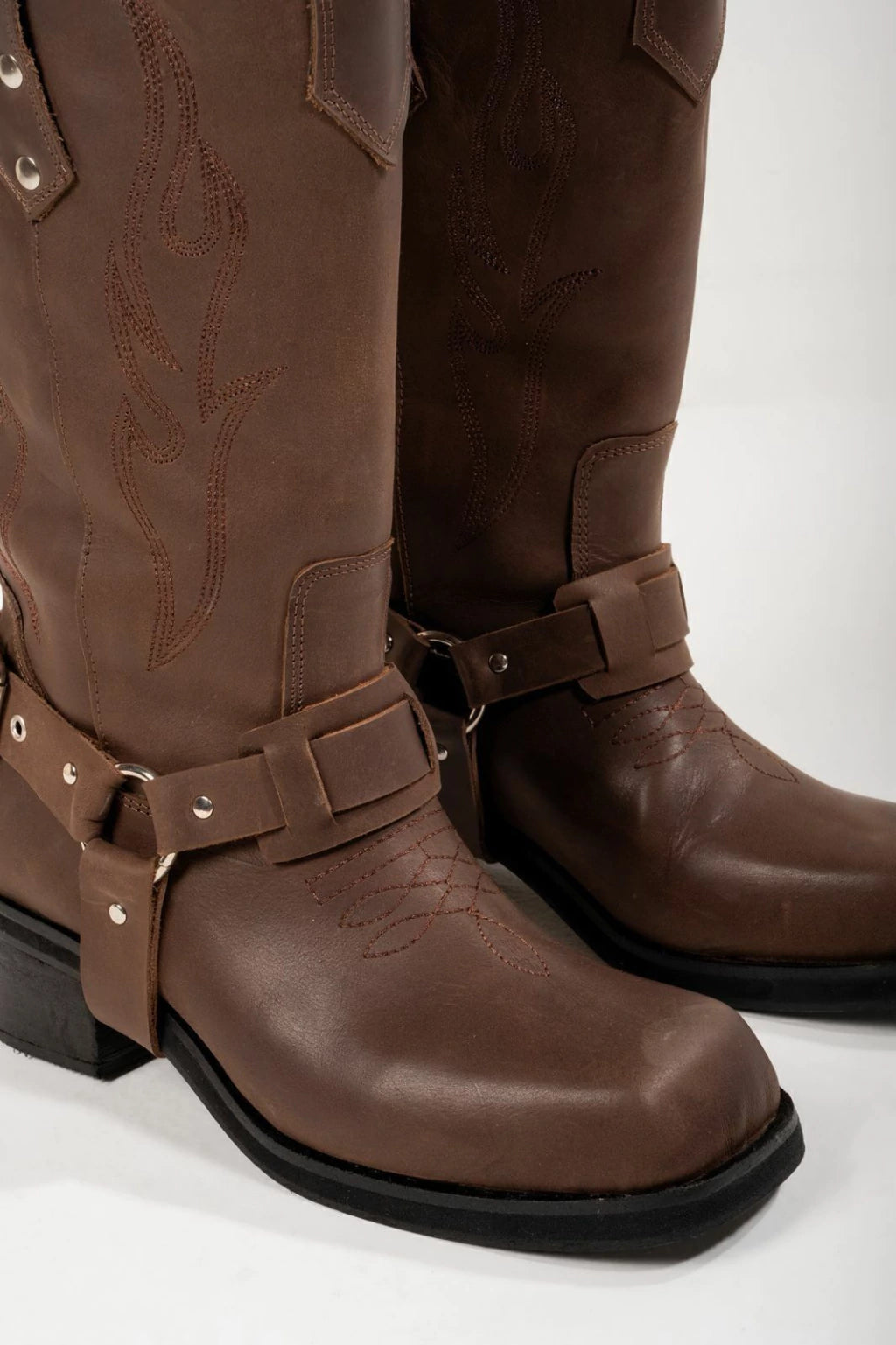 Lesther boots cuero
