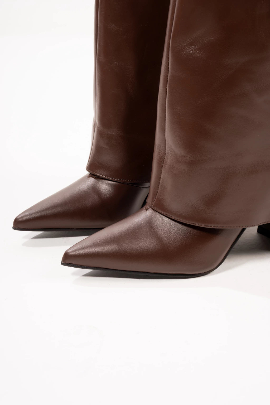 Saoto boots cuero