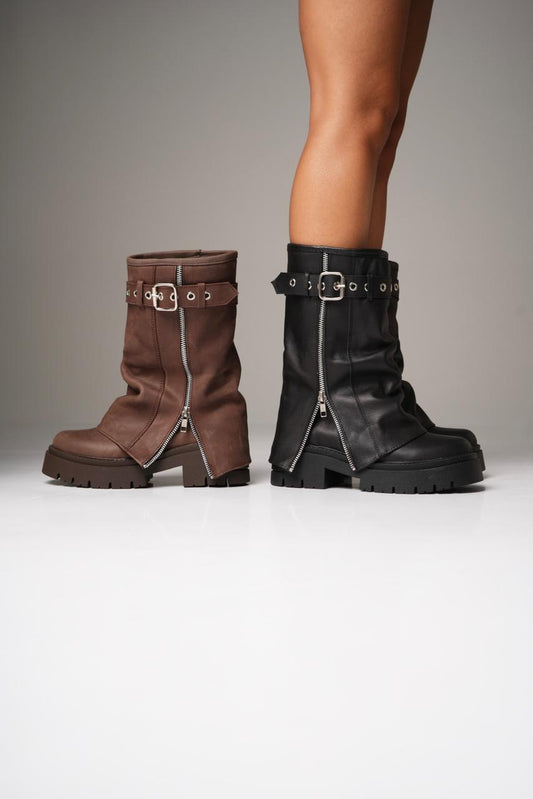 Kongo boots cuero
