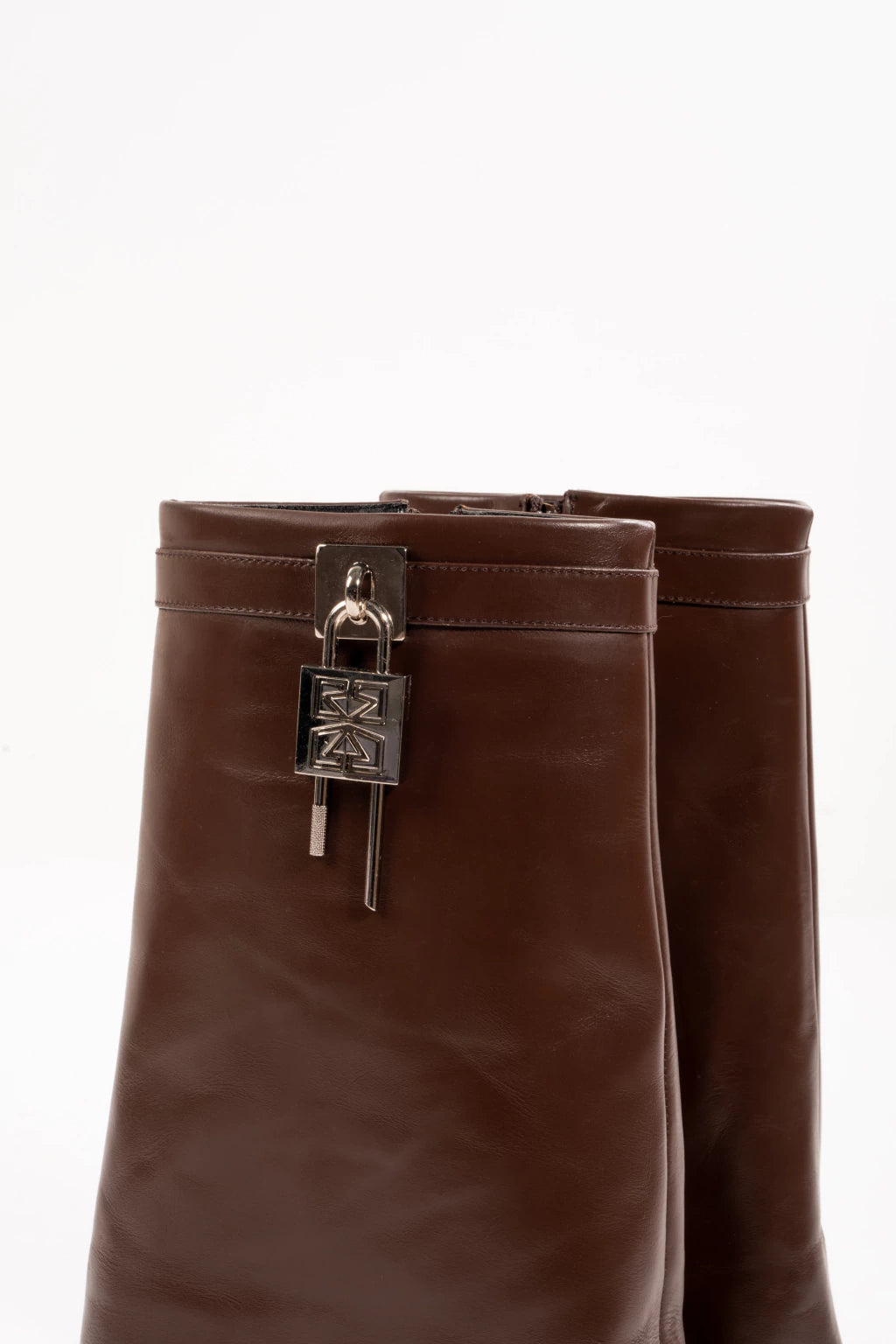 Saoto boots cuero