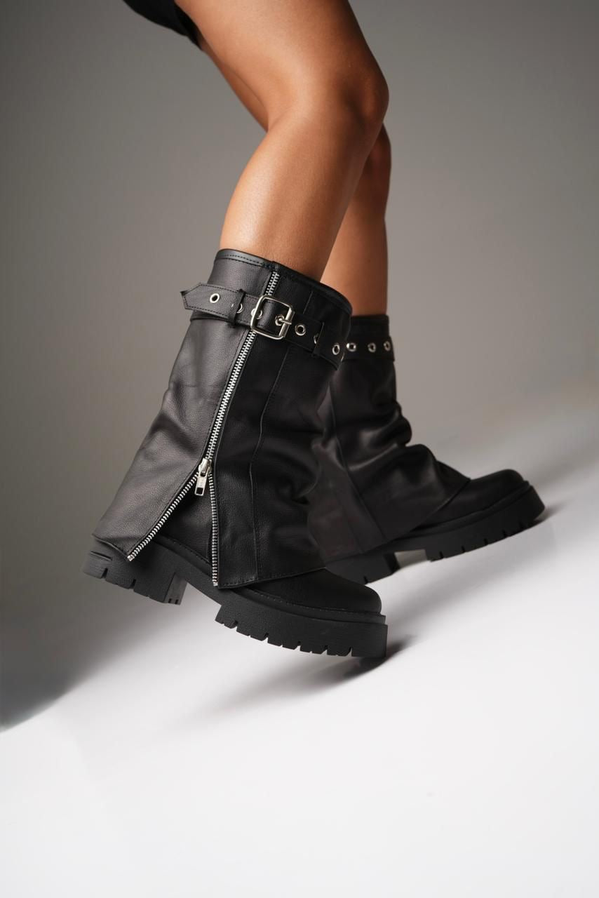 Kongo boots cuero