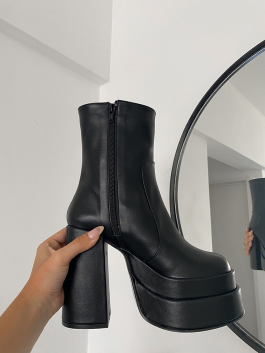 Maddi Boots black vegan